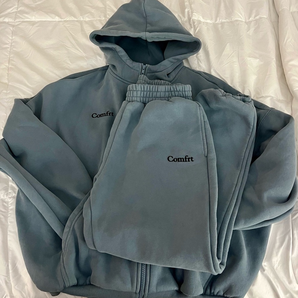 Comfrt Cloud Zip Hoodie & Sweatpants Set